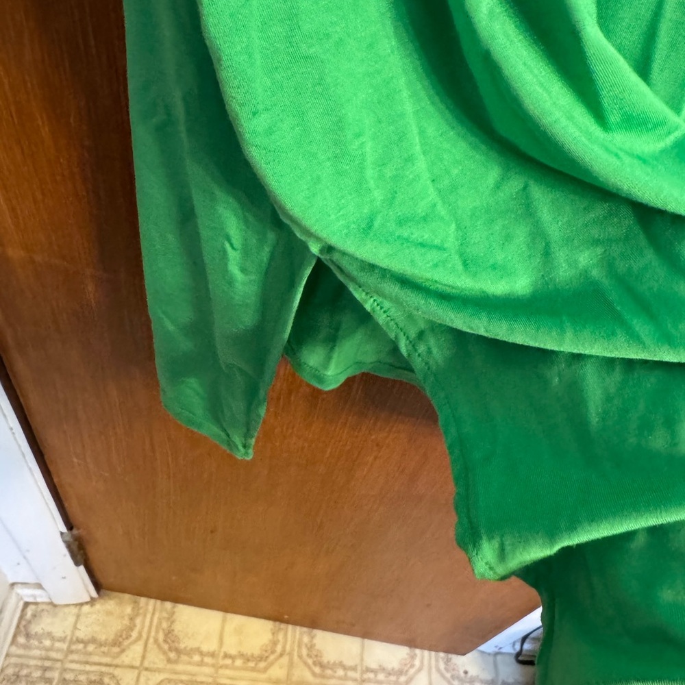 New With Tags, Women’s Shamrock Green, Oversized, Short Sleeve Tunic, Size XL - Picture 7 of 12